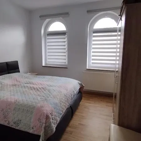 Am Hoerselufer Apartman